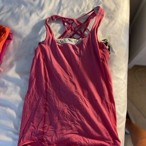 Lululemon free to be wild tank sz 4